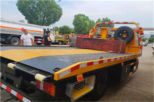 高要附近拖车电话号码服务